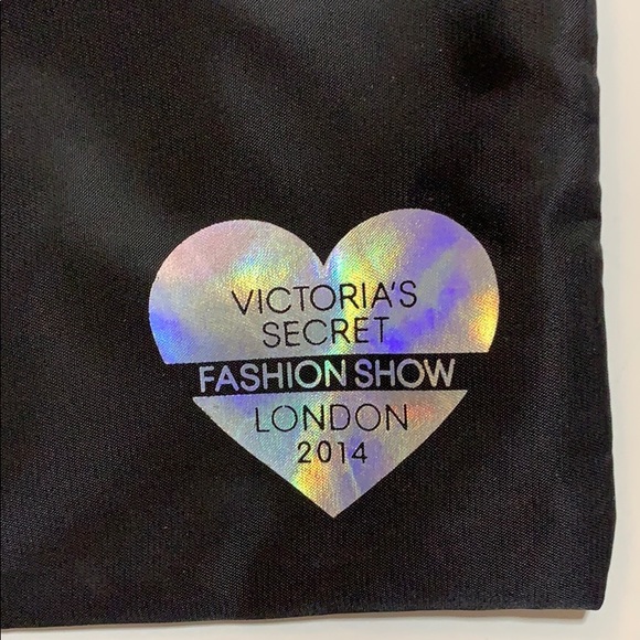 Victoria’s Secret Make Up Bag - Picture 2 of 5